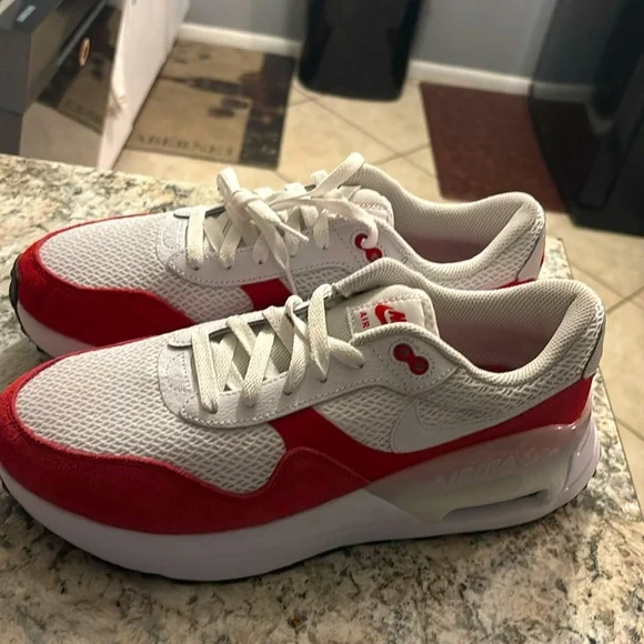 Red and white Nike Airmax men’s size 10 brand new. Never worn. - Picture 1 of 2